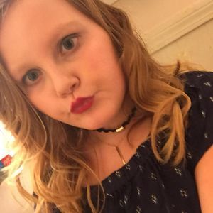 Meet your Posher, Macie